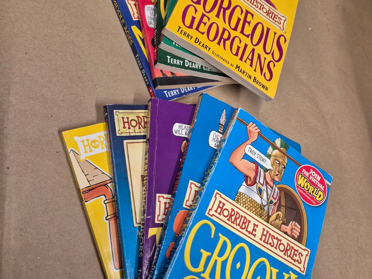 Billede 1 - Horrible Histories – 10 bøger af Terry Deary
