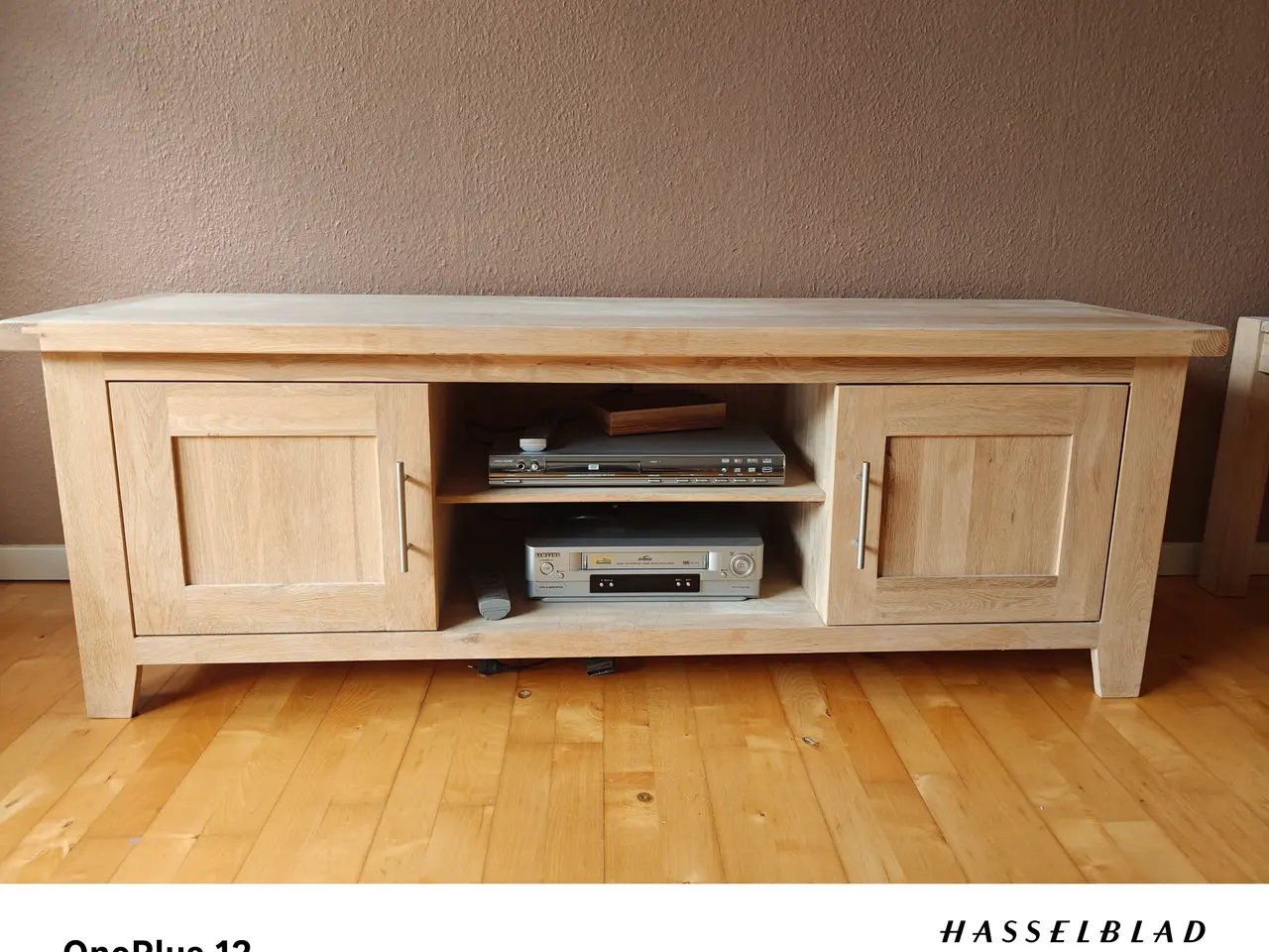 Billede 1 - Tv bord i massiv Egetræ