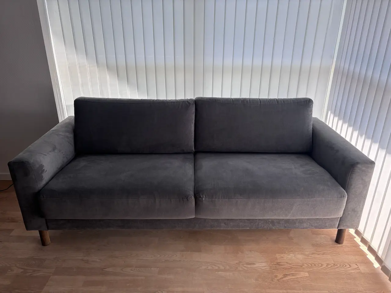 Billede 1 - Rigtig fin og lækker sofa