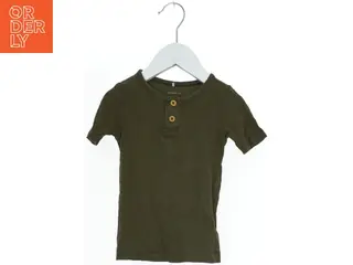 Grøn T-shirt fra Name It (str. 86)