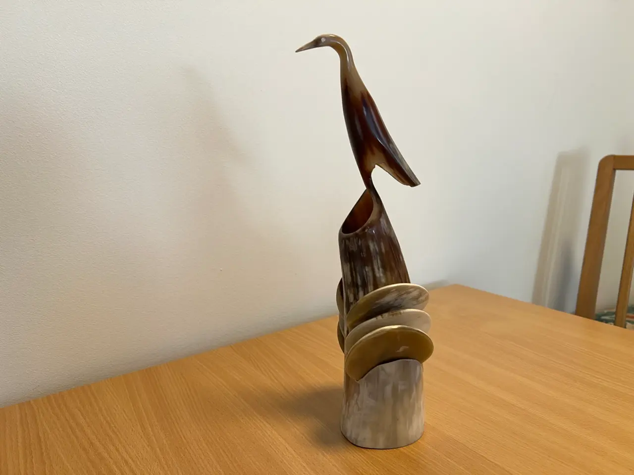 Billede 2 - Fuglefigur udskåret i horn