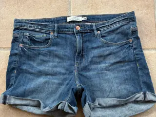 H&M L.O.G.G. Denim shorts str. 33
