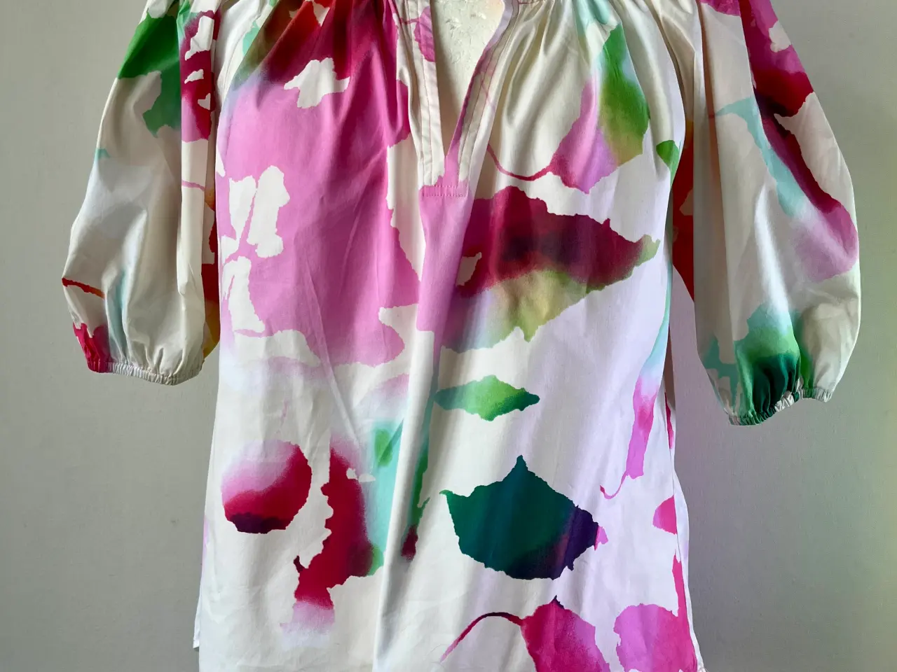 Billede 1 - Diane von Furstenberg, mønstret bluse, str 38
