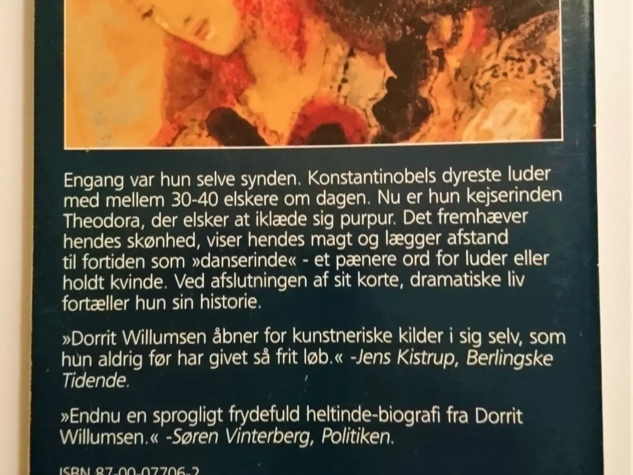 Billede 2 - Klædt i purpur Af Dorit Willumsen