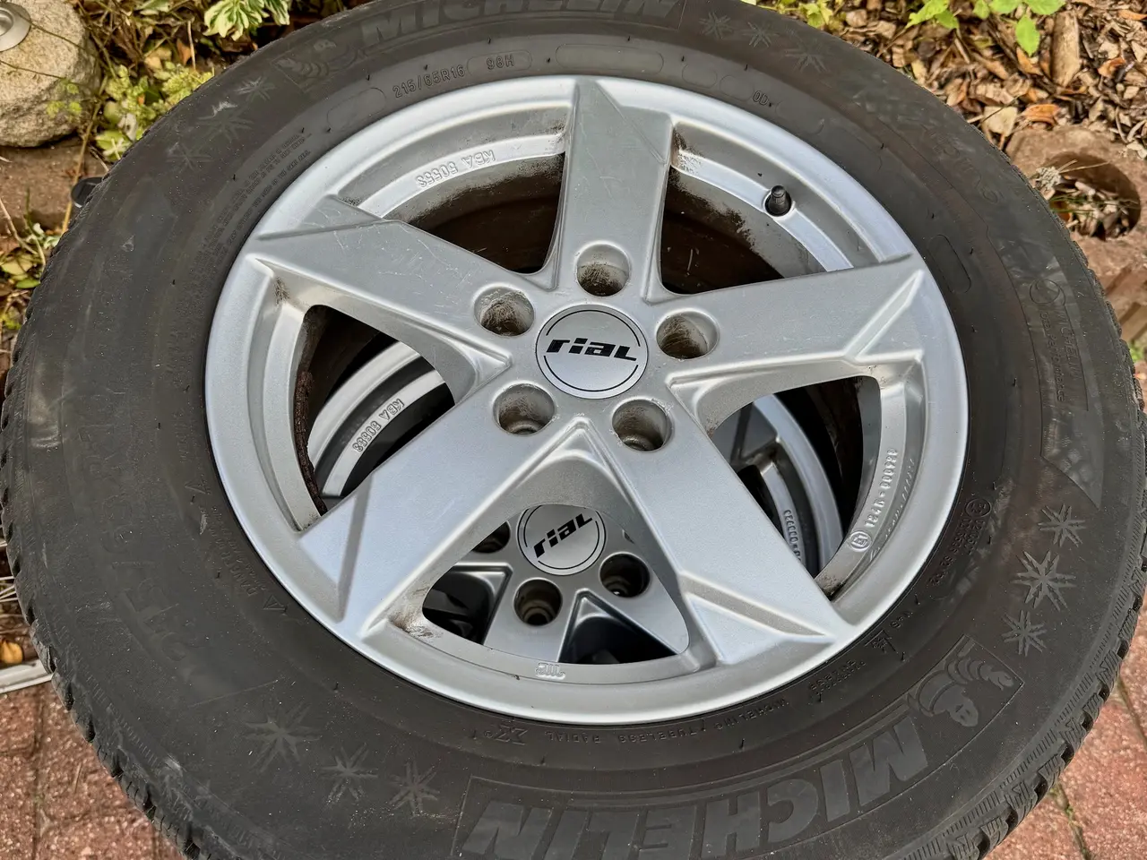 Billede 1 - Michelin Alpin 5 vinterdæk med fælge 215/65 R16