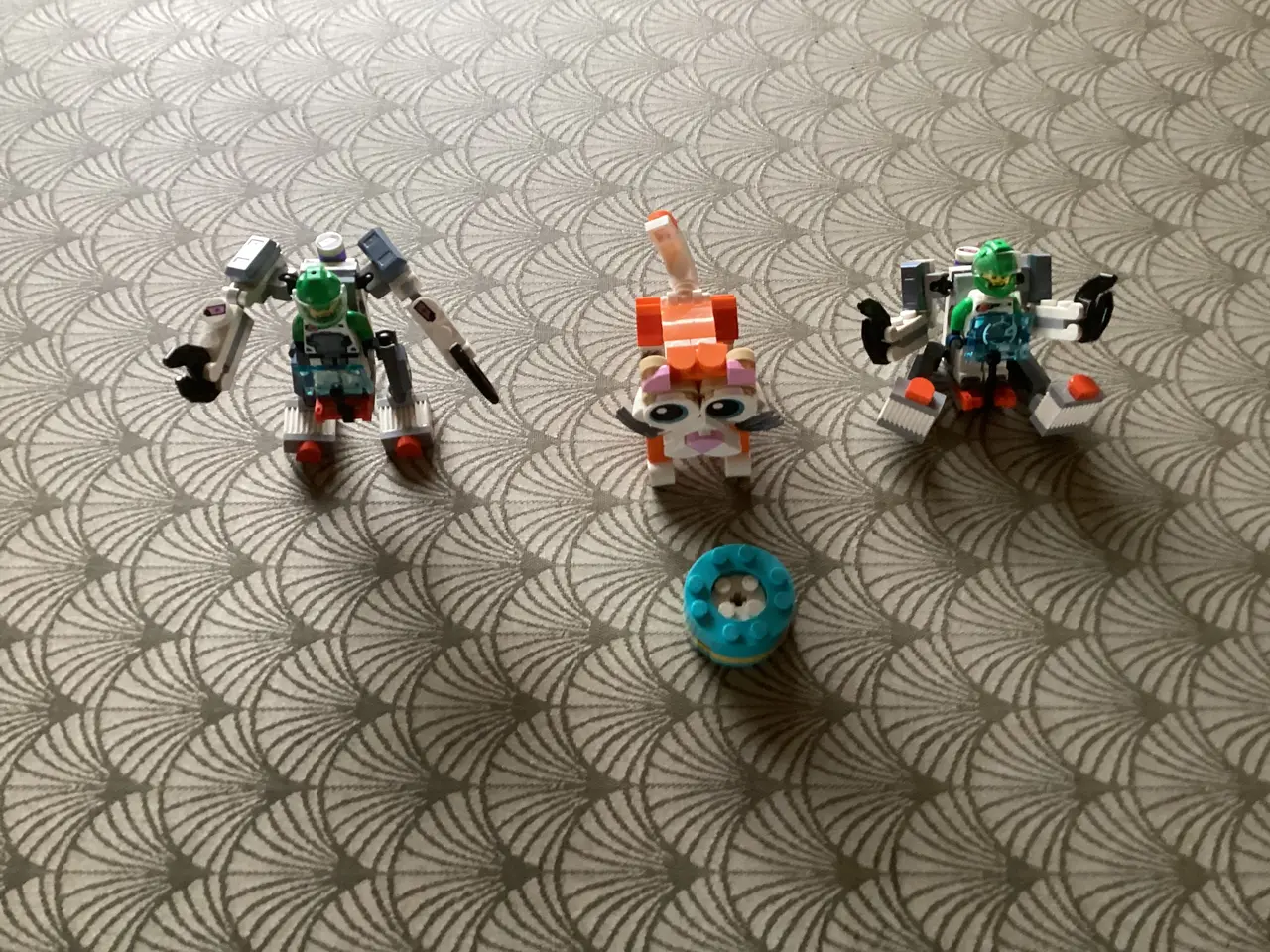 Billede 2 - Kalendergaver lego kat og 2 space science mech