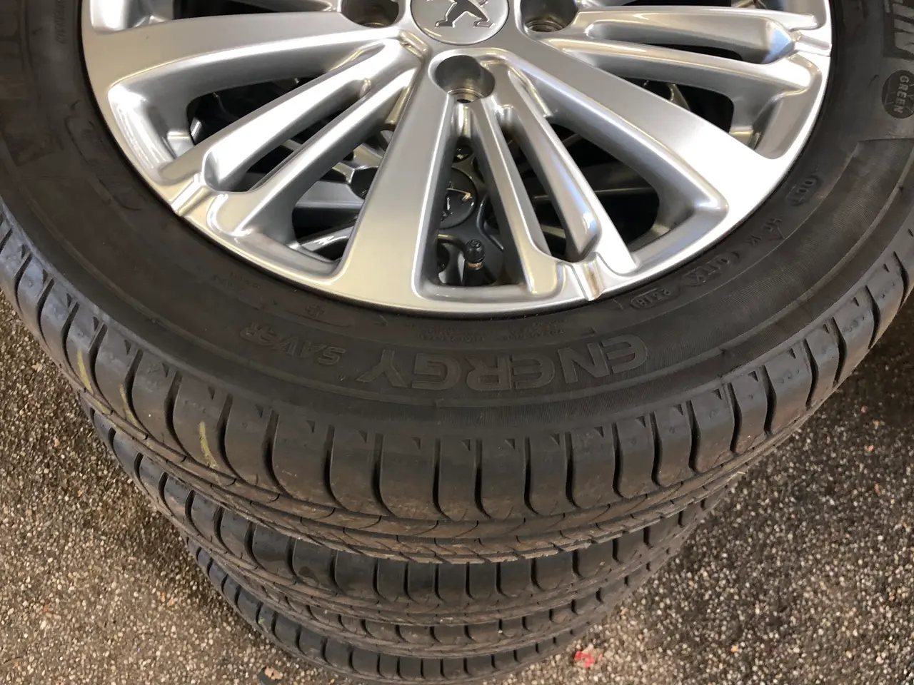 Billede 1 - Peugeot 208 fælge som nye