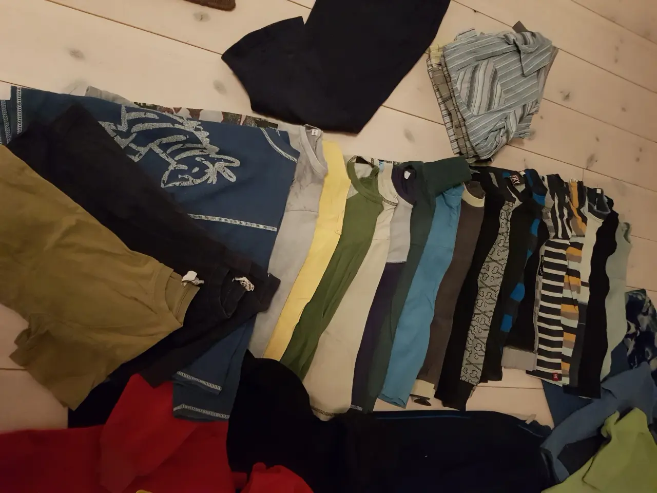 Billede 2 - Drengetøj, 46 dele, str. 110