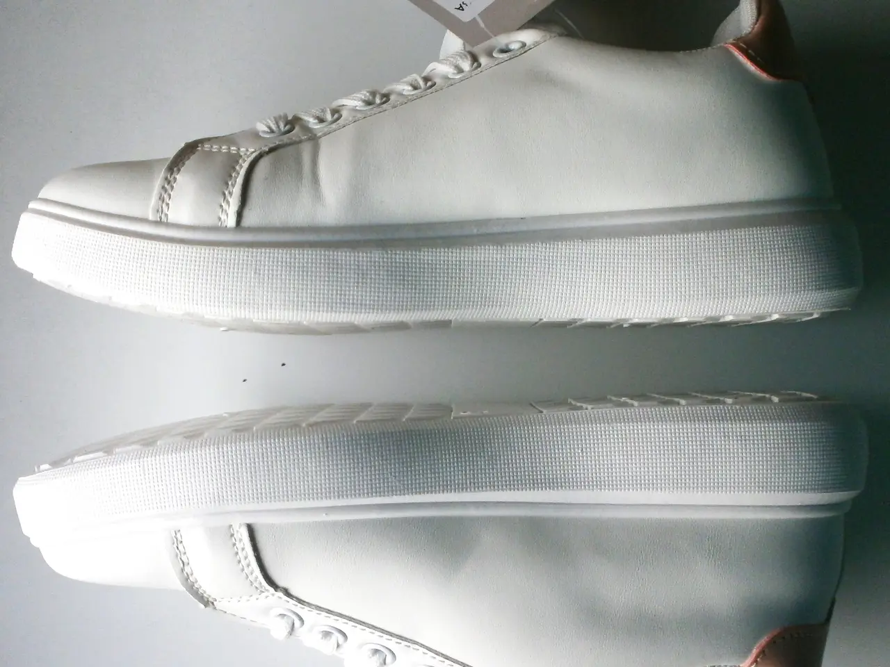 Billede 4 - NY Hvide Collection sneakers i str 37 med snøre