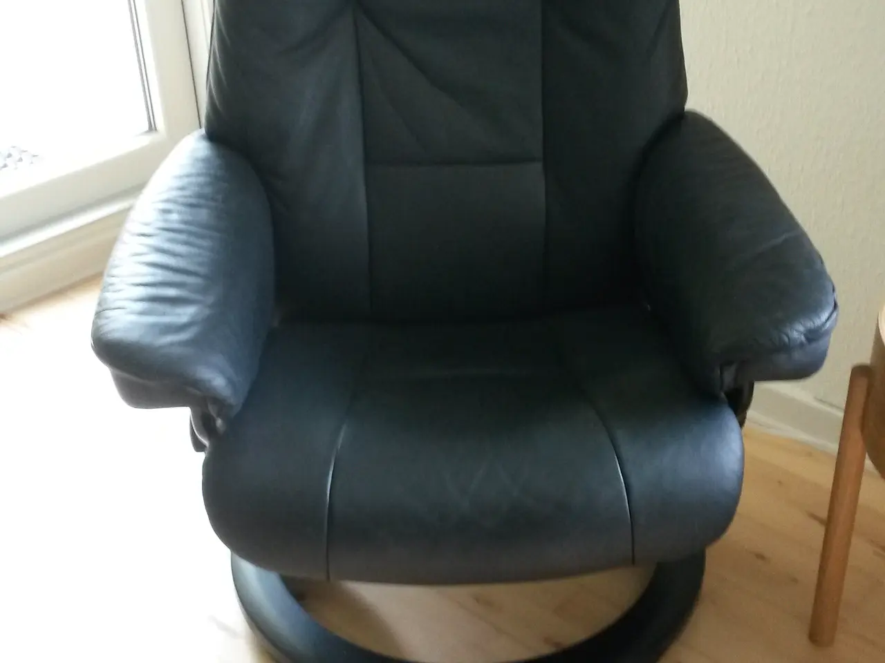 Billede 2 - meget velholdt stressless stol i str medium