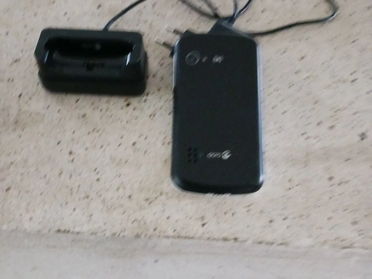 Billede 2 - Senior mobiltelefon med ladestation