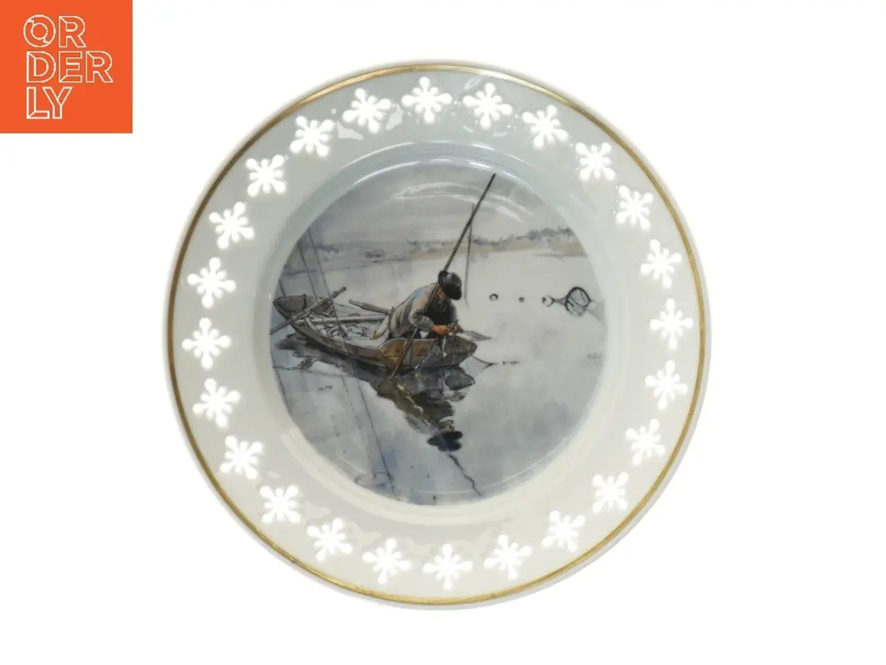 Billede 1 - Dekorativ tallerken med fiskeri motiv fra Royal Copenhagen (str. Ø 22 cm)