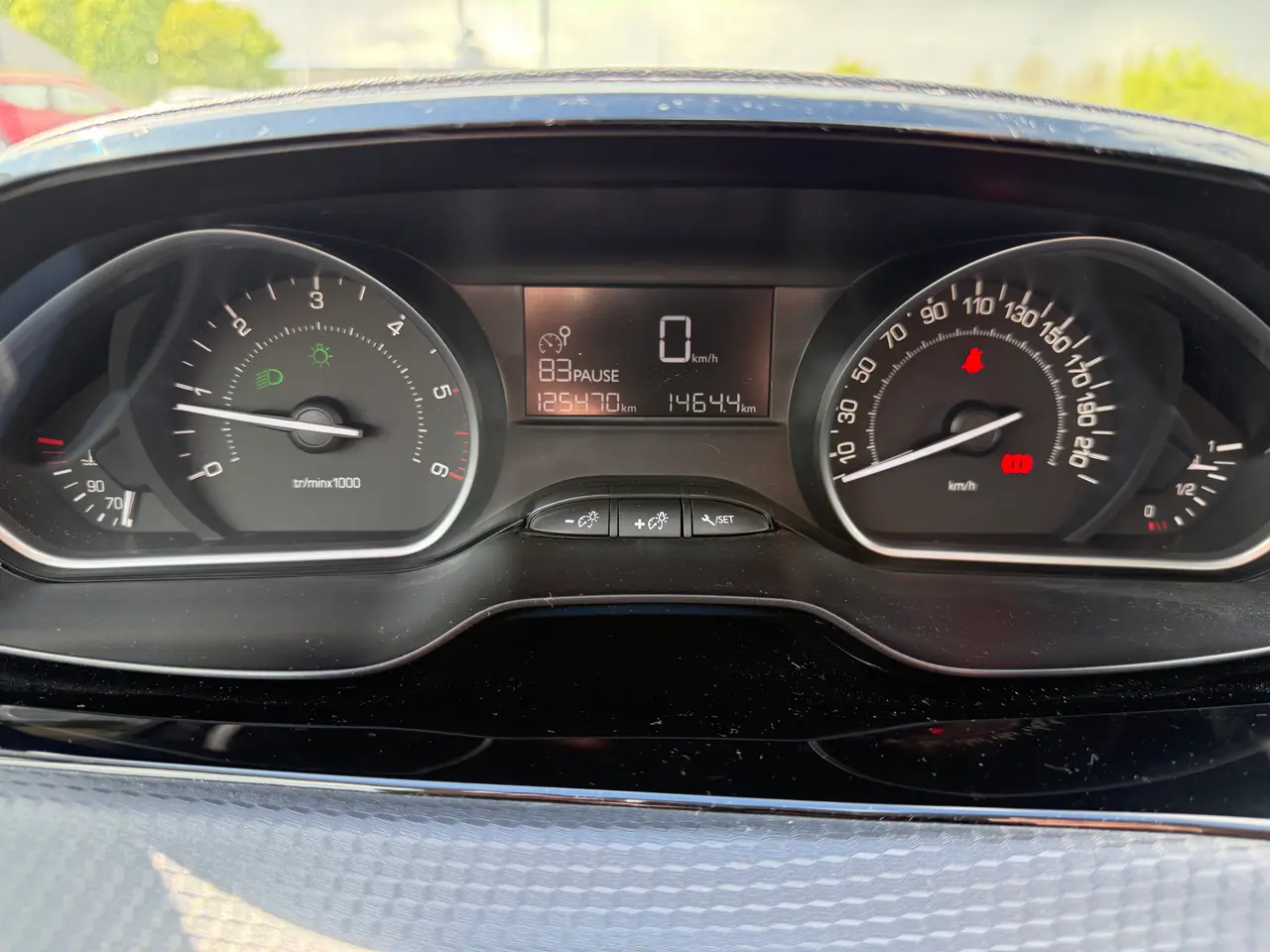 Billede 9 - Peugeot 208 allure i hvid med krom