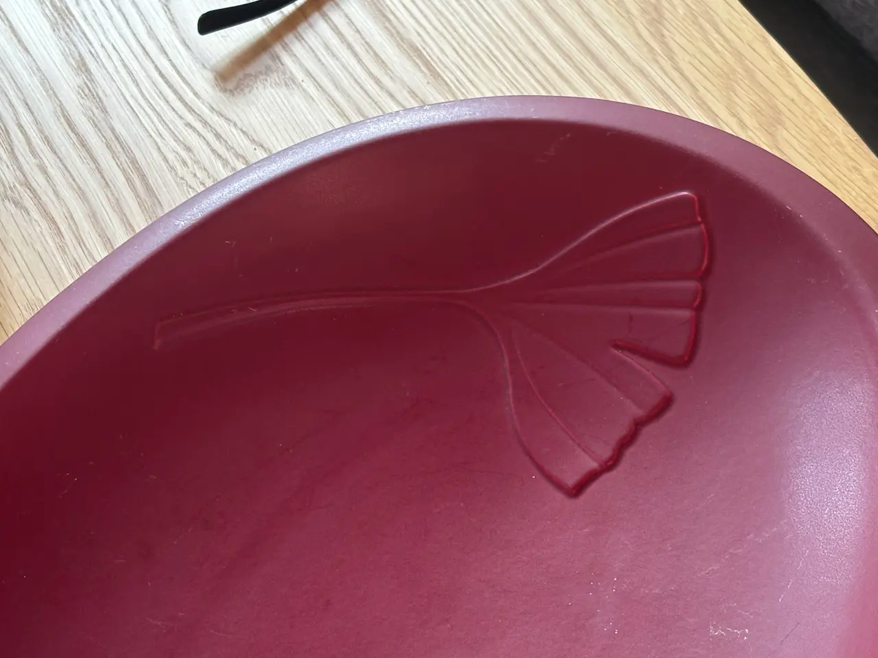 Billede 5 - Søholm Keramik stor rød oval skål med ginkgo blade