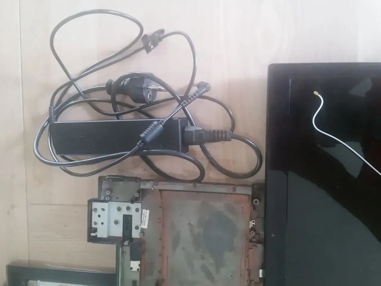 Billede 4 - Dele til Lenovo B570