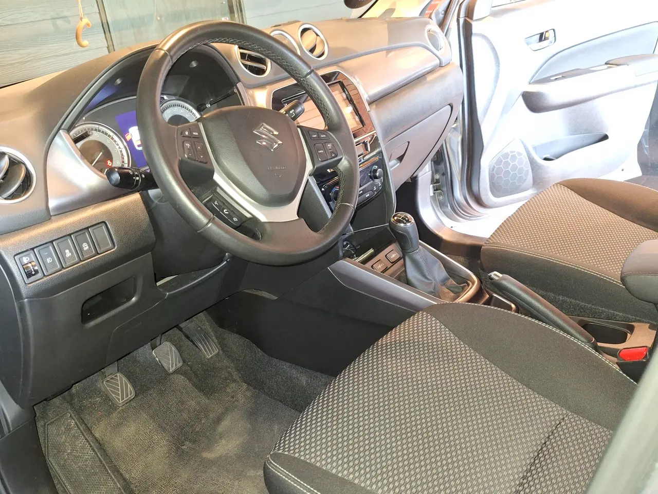 Billede 8 - Velholdt Suzuki Vitara Boosterjet Active fra 2018