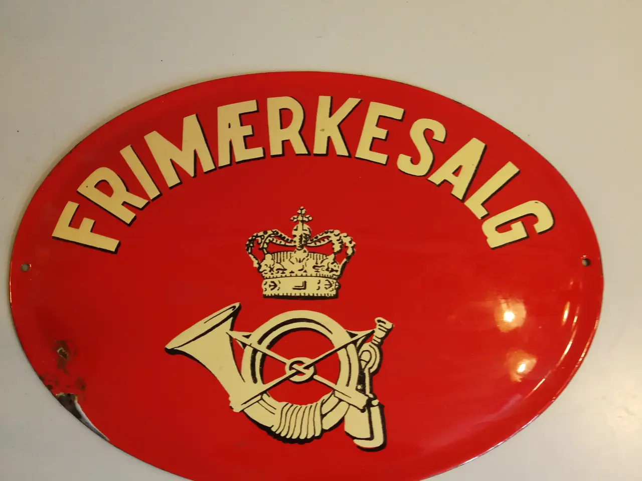 Billede 1 - Emaljeskilt "Frimærkesalg" i rød og gul.