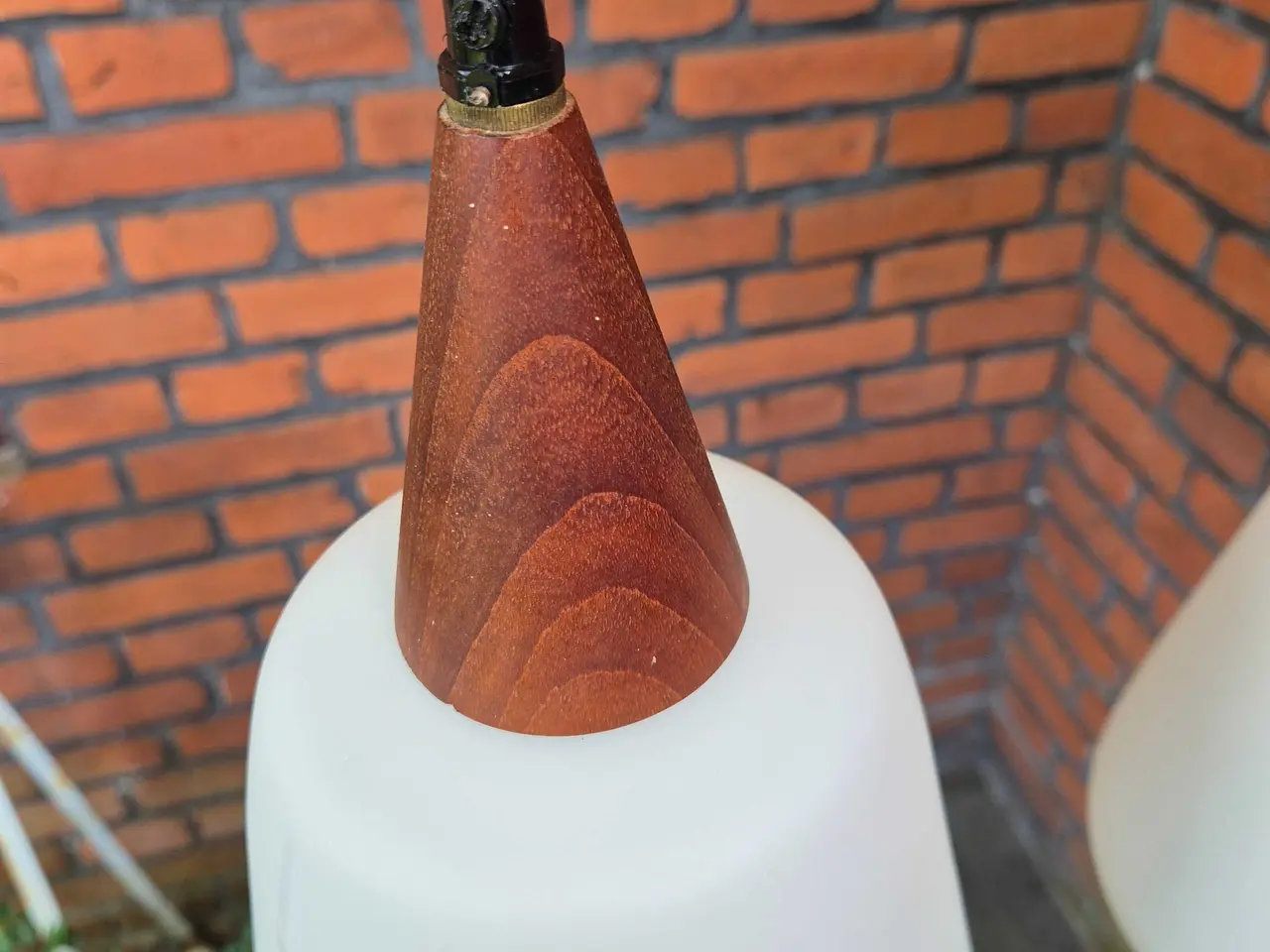 Billede 5 - Høje retrolamper i opalglas og teak