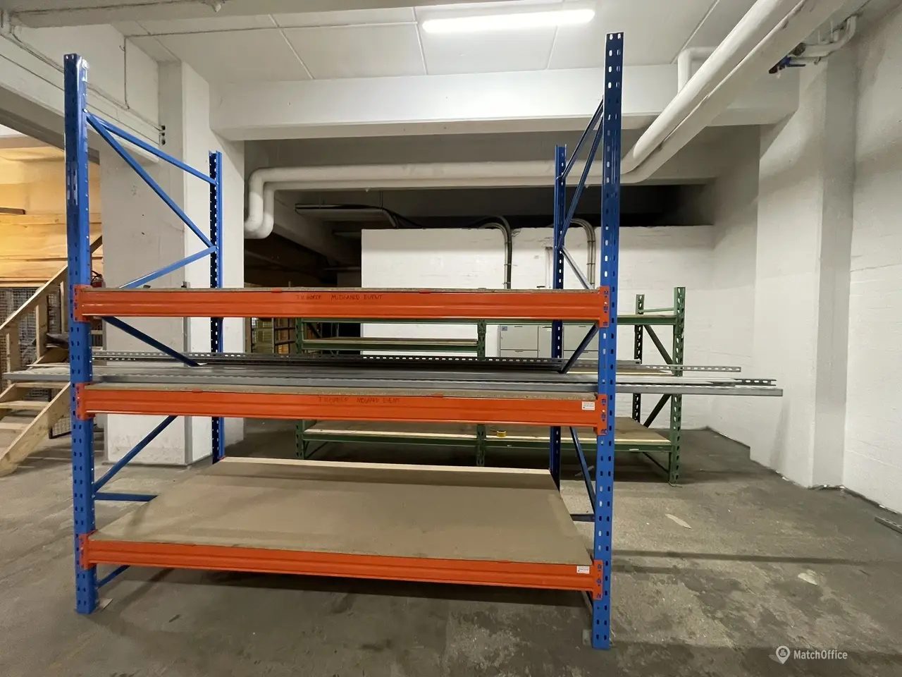 Billede 11 - Højloftet lagerlokale med vareelevator til gadeplan