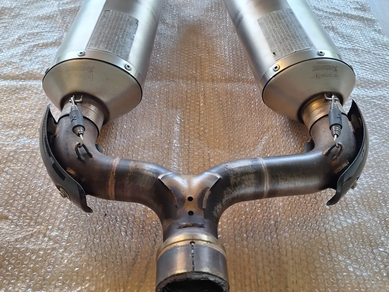 Billede 4 - Akrapovic Slip-on MC-udstødning Aprilia