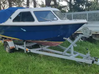 Motorbåd