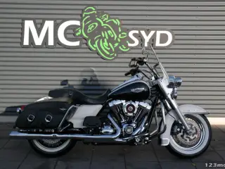 Harley-Davidson FLHRC Road King Classic MC-SYD BYTTER GERNE