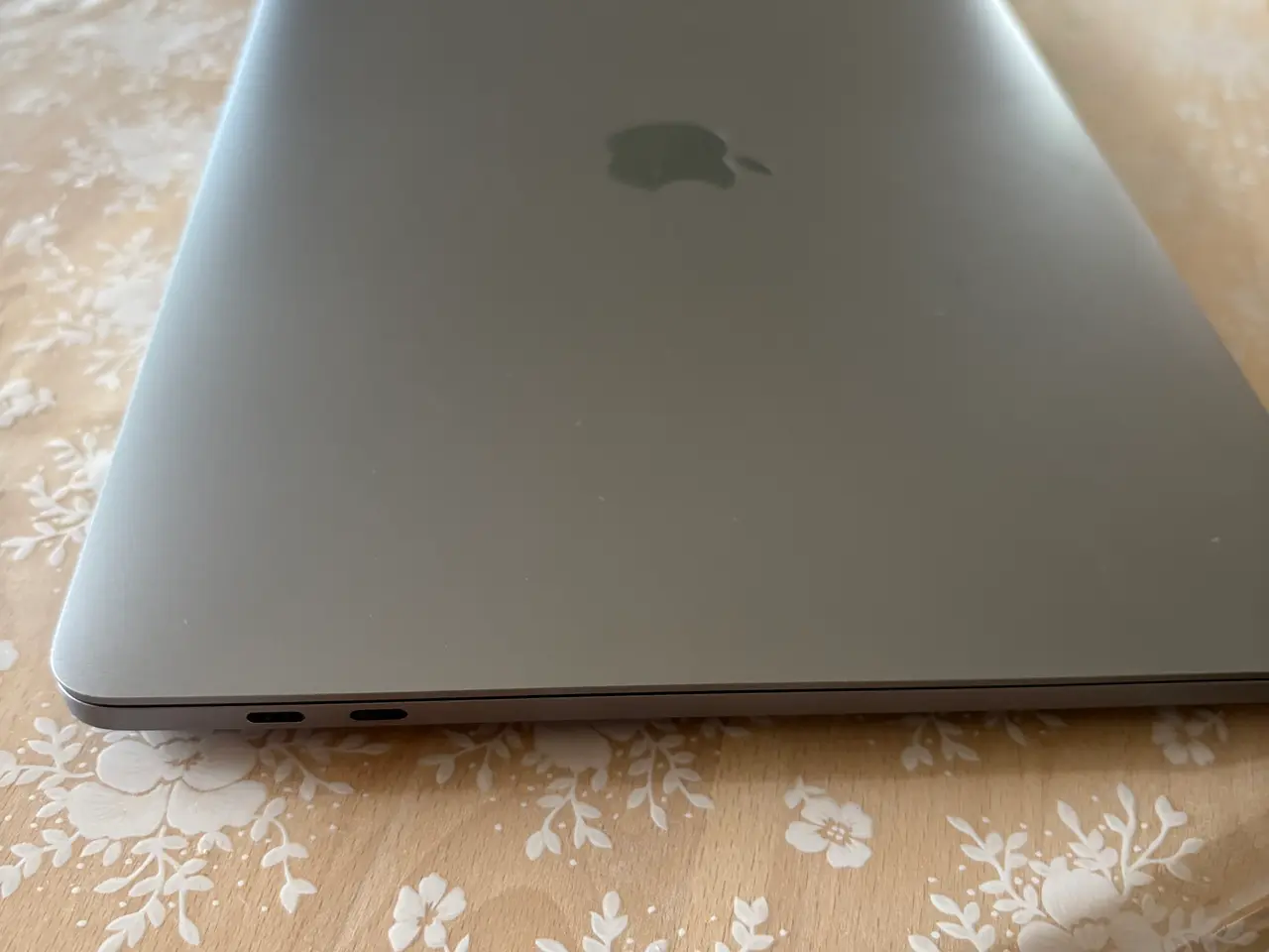 Billede 4 - Macbook Pro 13" 2019 - 256 GB - Space Grey