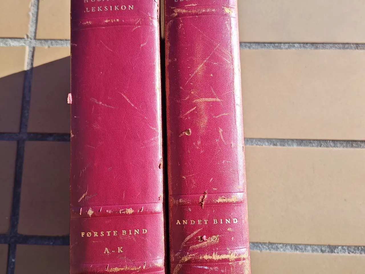Billede 1 - Dansk husmoder leksikon Bind 1-2 samlet 50Kr