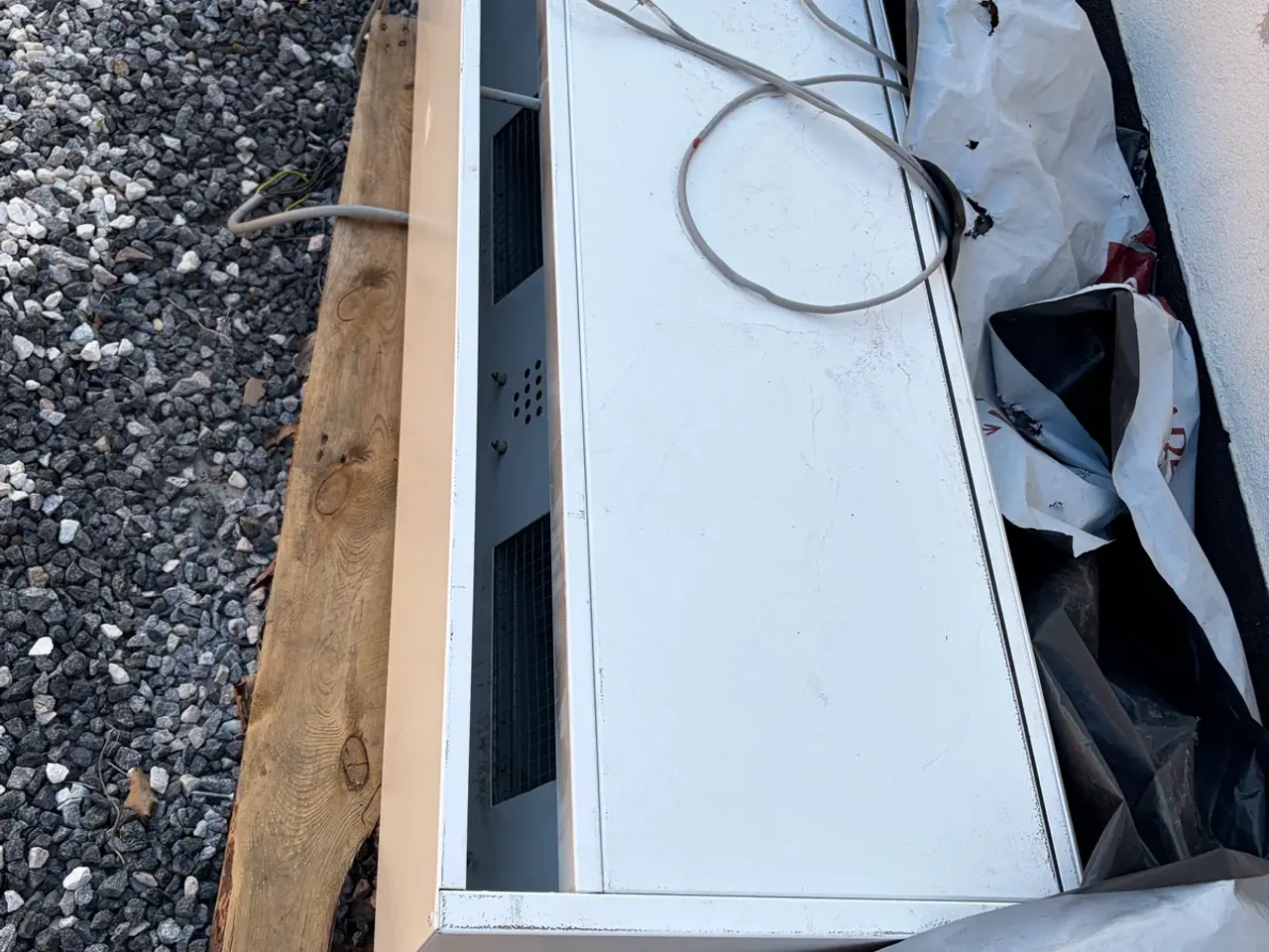 Billede 2 - Hvid ventilationskasse Fancoil