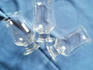 Små glas på fod - 3 stk.