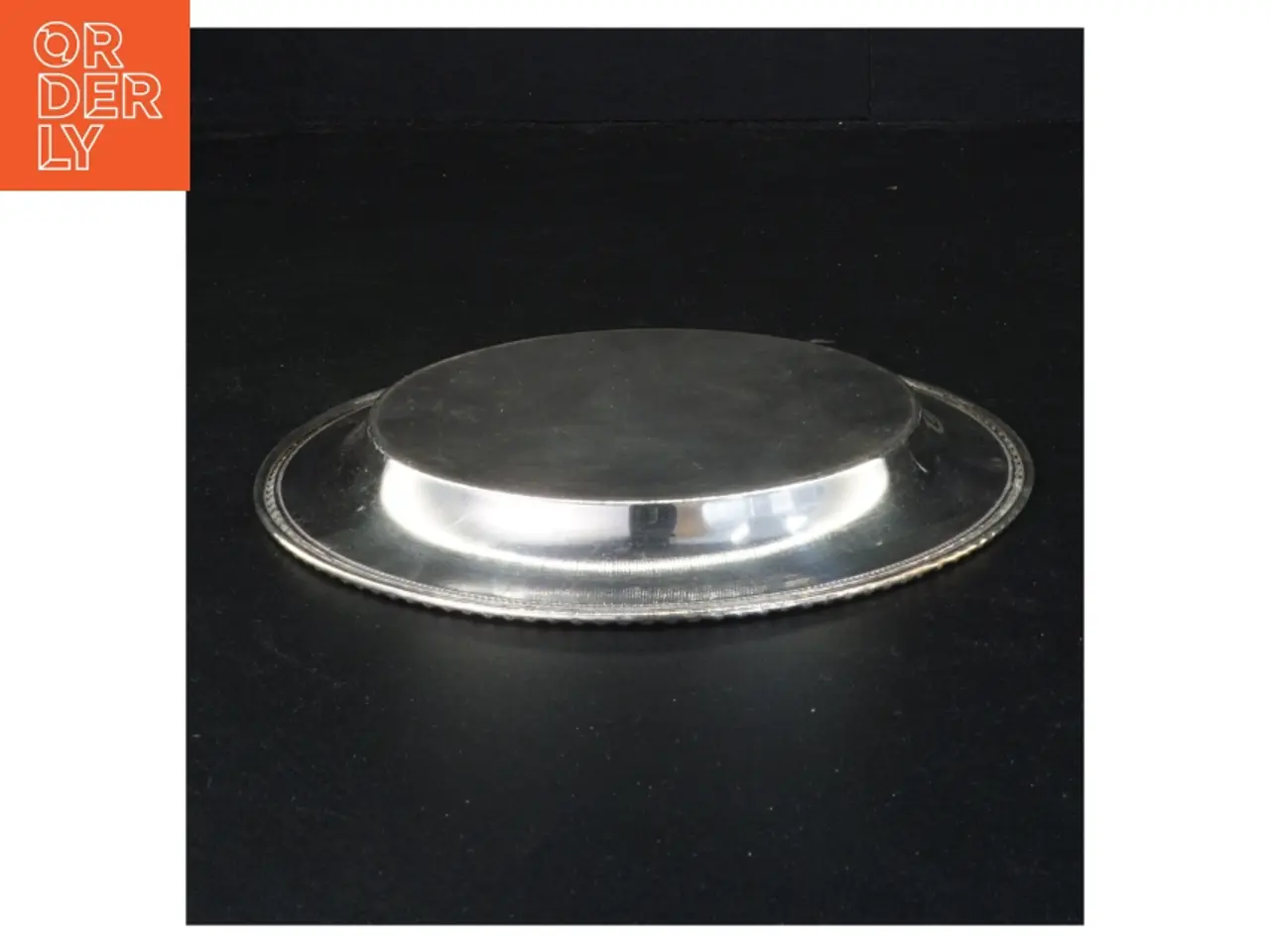 Billede 2 - Sølvfarvet serveringsbakke (str. Diameter 19 cm)