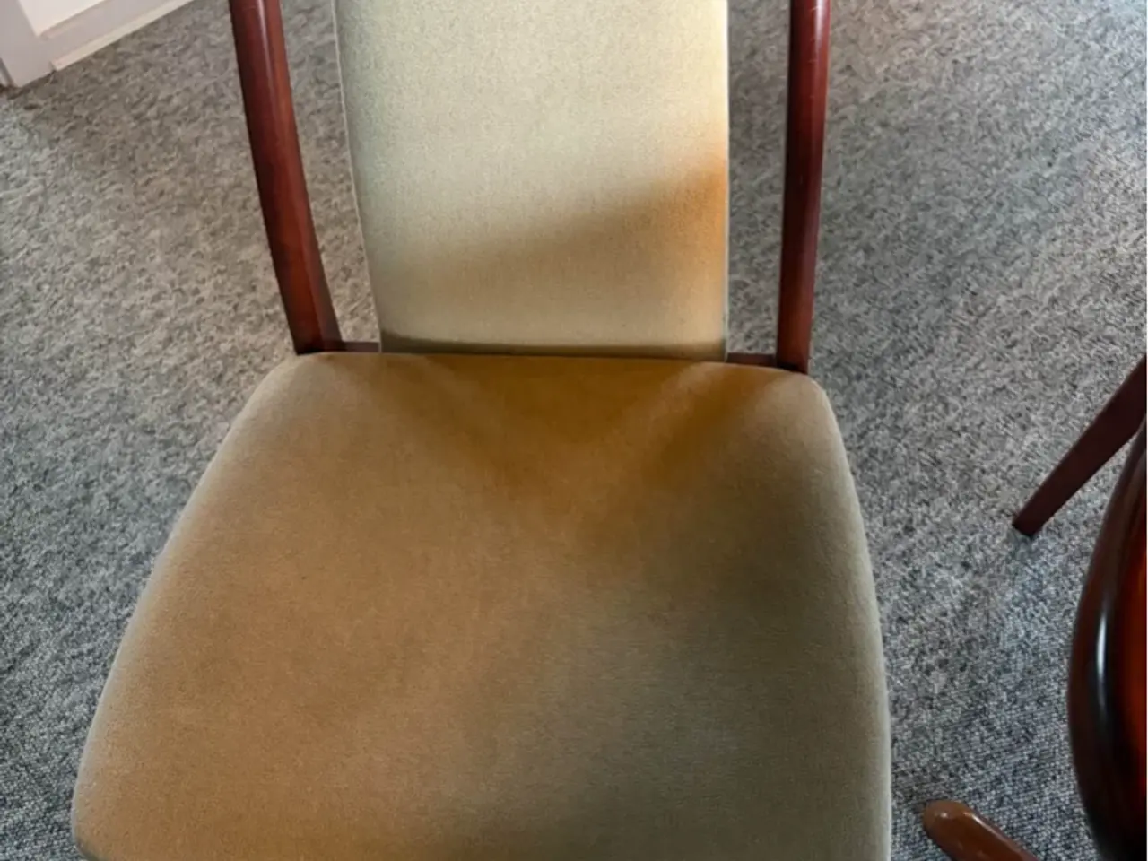 Billede 2 - Spisebord m. 6 stole