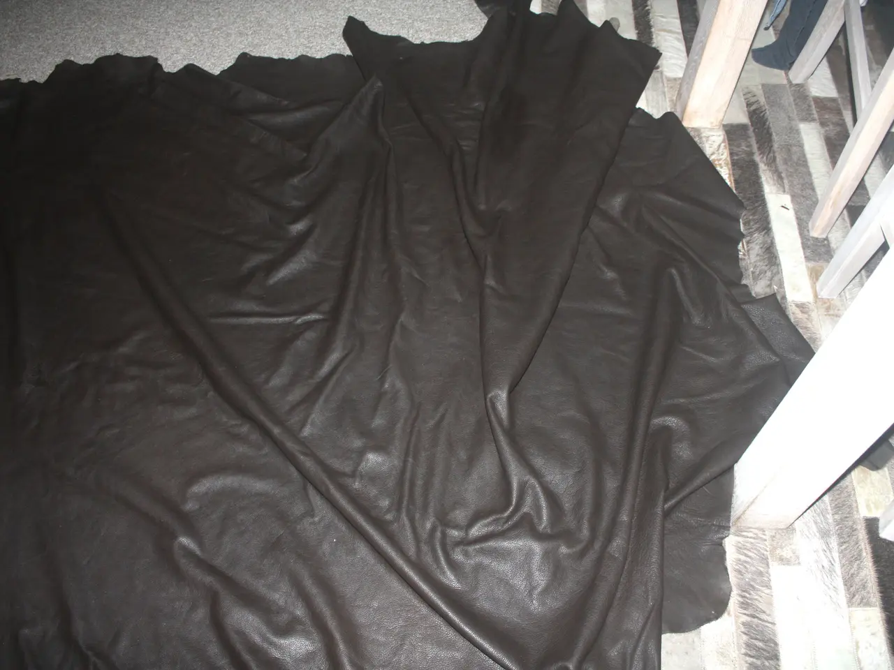 Billede 6 - Brun læder skind 2,3 m x 1,9 m x 1,6 m