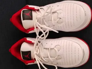 Air Jordan str.36.5
