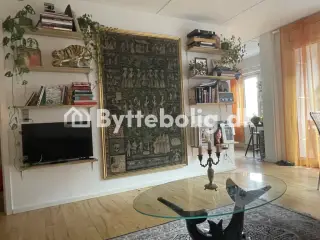Lækker 3-værelses lejebolig på Vesterbro, byttes til mindre