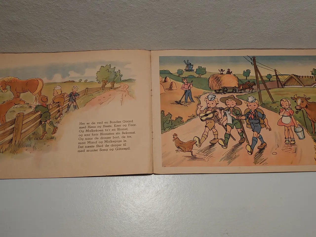 Billede 4 - Aage Hermann:Vandreturen.ill.Pålsson. Før 1948.
