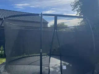 Næsten ny trampolin sælges