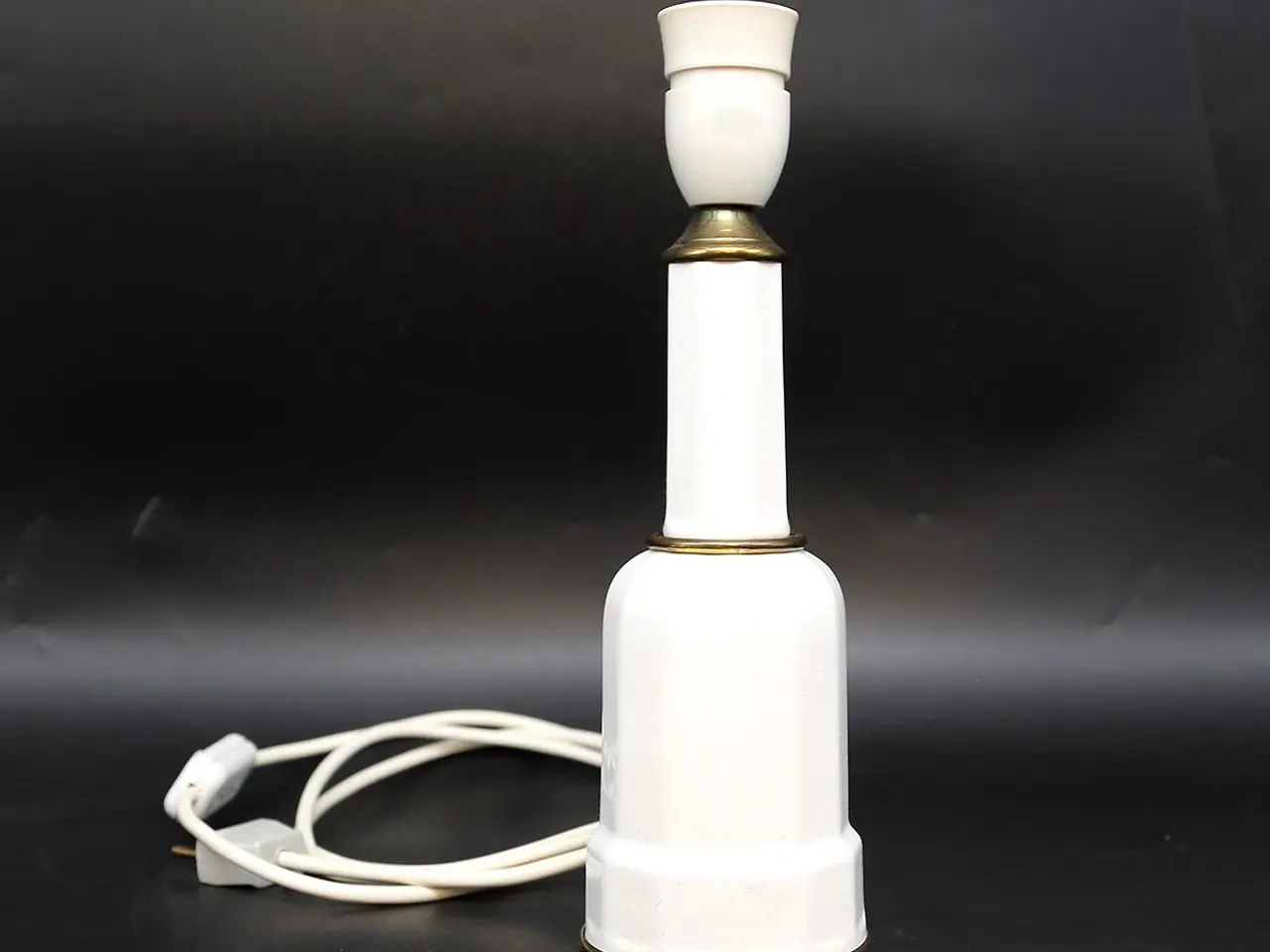 Billede 2 - Heiberg bordlampe i hvidt porcelæn og messing