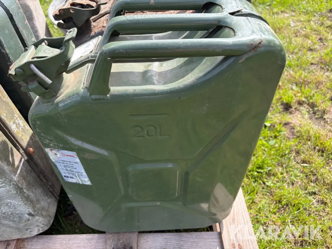 Billede 12 - Lot Jerrycans og assorterede metal - 6 styk