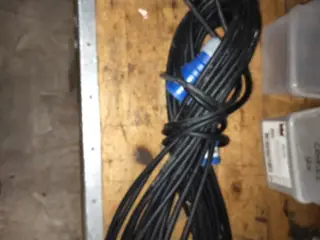 25 meter 2,5 mm2 forlængerledning + div