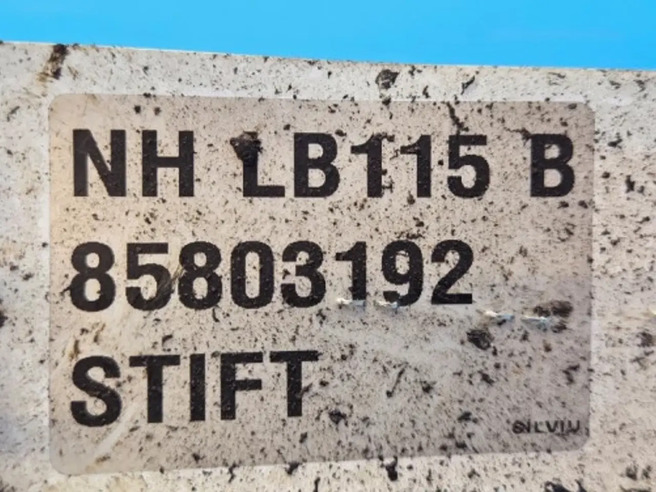 Billede 11 - New Holland LB115B Stift 85803192