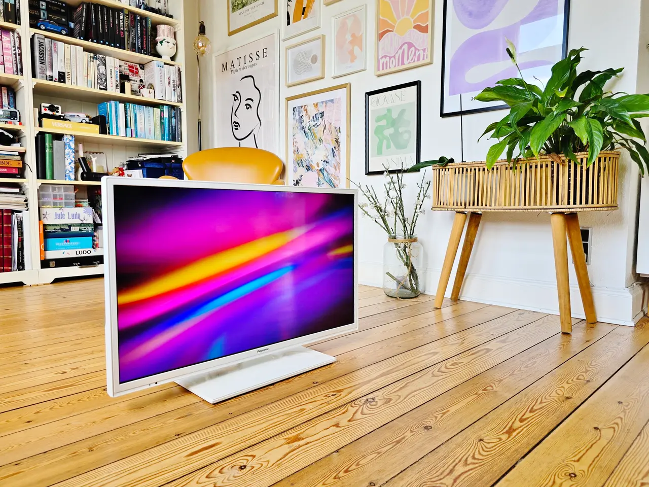 Billede 1 - 32" Smart TV / white