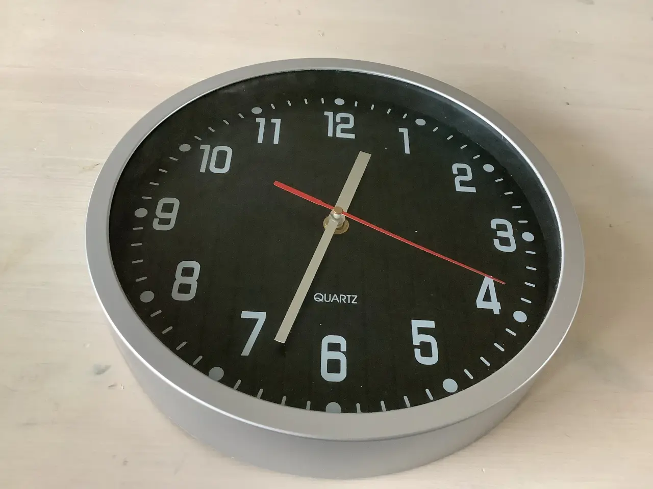 Billede 1 - Quartz vægur 25 i diameter