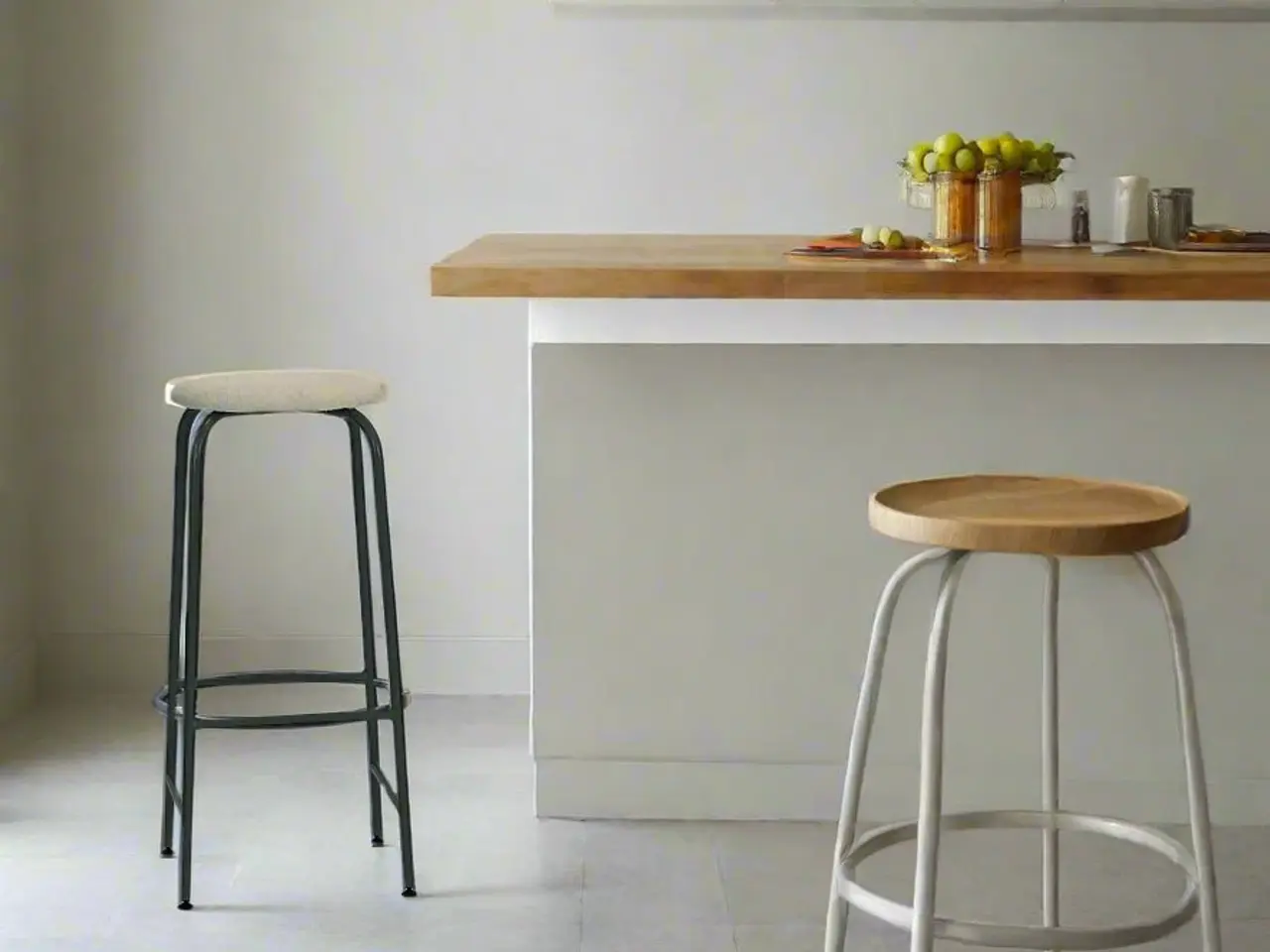 Billede 2 - Labofa 13.3 Stool Barstol – Hvid med Grøn Stel