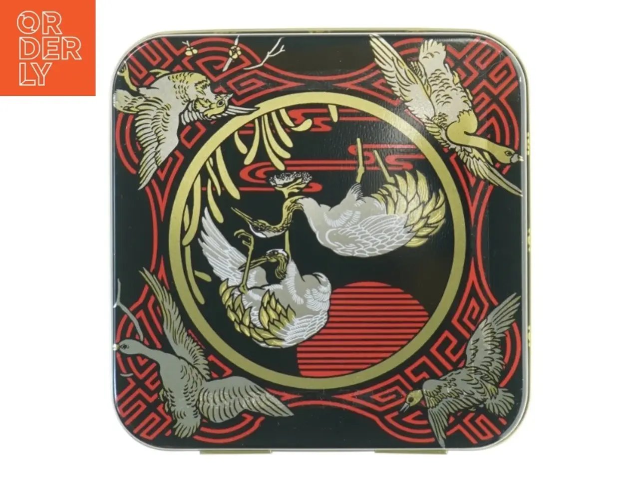 Billede 4 - Dekorativ kagedåse med asiatisk motiv (str. H. 21,5 cm. 15 x 15 cm)