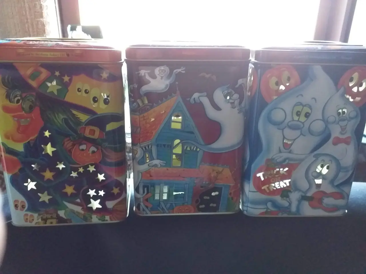 Billede 1 - 3 dåser med halloween motiv der kan sættes fyrfads