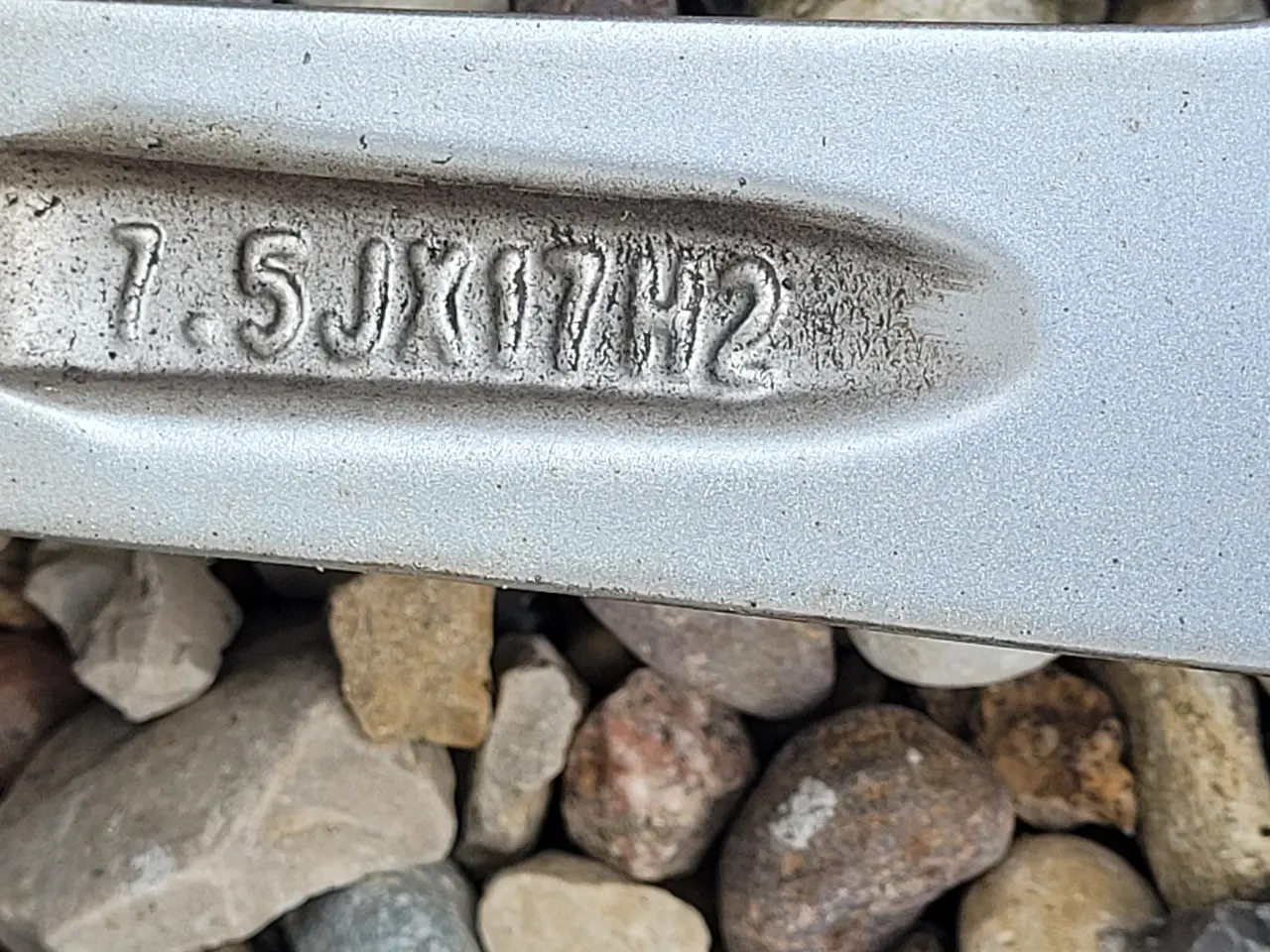 Billede 4 - 4 mdr. gamle dæk med flotte alu-fælge