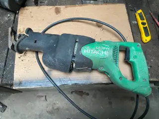 Hitachi bajonetsav.