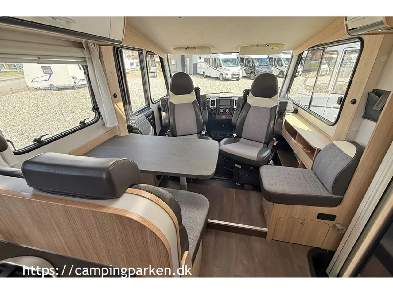 Billede 4 - 2020 - SunLight I 67S Super fin Sunlight under 7 meter med enkeltsenge og 4 selepladser