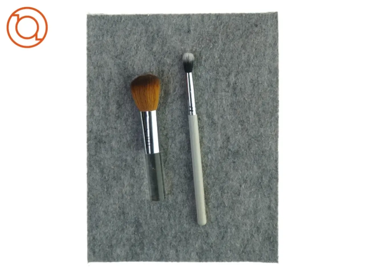Billede 1 - Makeup børster 2 stk. (str. 12 og 17cm)
